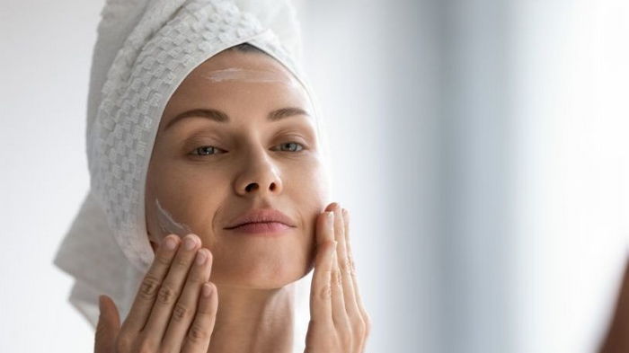 Защитный барьер: как не испортить кожу во время домашнего ухода