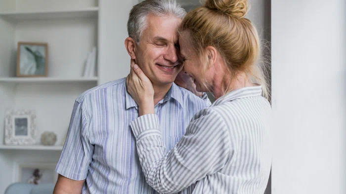 Психолог рассказал, как сохранить интерес друг к другу в долгом браке Психолог рассказал, как сохранить интерес друг к другу в долгом браке