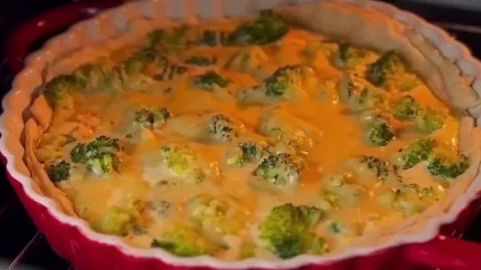 Пирог с лососем и брокколи: как быстро приготовить вкусное блюдо