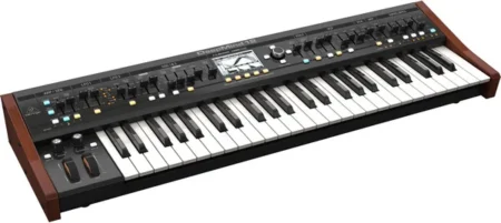 синтезатор Behringer