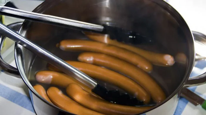 Вы это делали неправильно. Как действительно нужно варить сосиски Вы это делали неправильно. Как действительно нужно варить сосиски