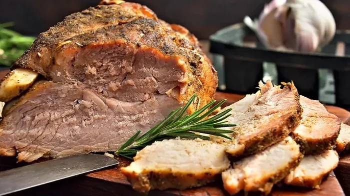 Как приготовить буженину: самый простой рецепт вкусного мяса