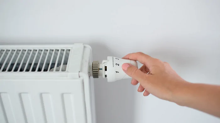 Как спустить воздух с батарей: пошаговая инструкция