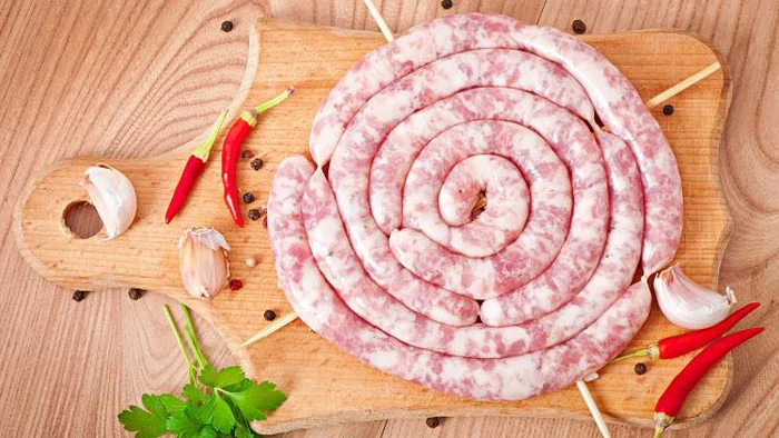 Самая нежная домашняя колбаса из курятины: дети будут в восторге