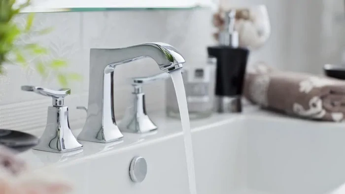 Заблестит как новенький: чем отмыть кран от налета за 15 минут