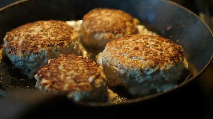 Ваши домочадцы будут удивлены и будут просить еще: зачем в фарш для котлет добавлять хрен Ваши домочадцы будут удивлены и будут просить еще: зачем в фарш для котлет добавлять хрен