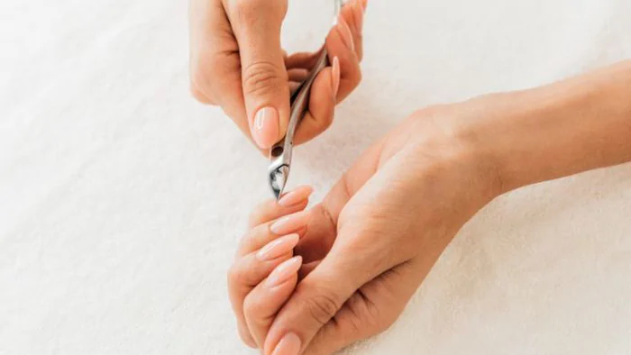 Можно ли делиться маникюрными кусачками и что может произойти с ногтями
