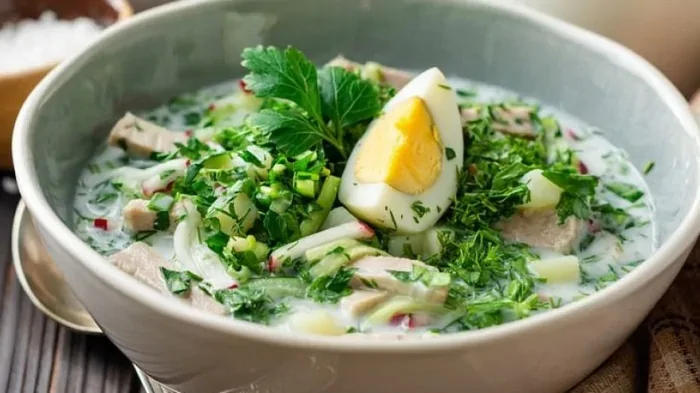 Сытная и освежающая: рецепт окрошки на кефире и минералке Сытная и освежающая: рецепт окрошки на кефире и минералке