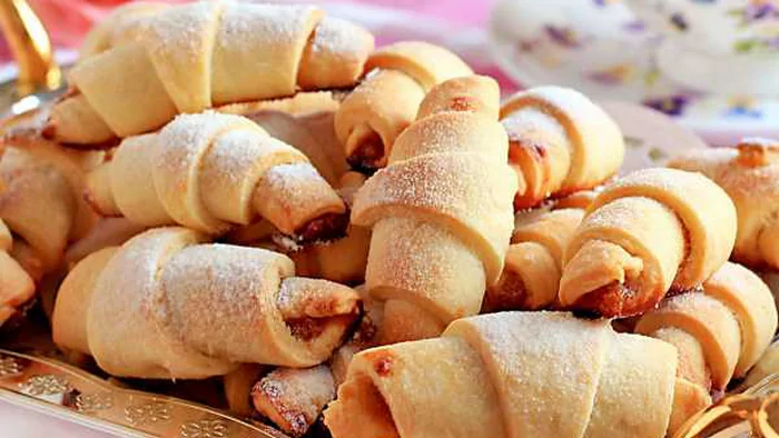 Рогалики на кефире с корицей и какао Рогалики на кефире с корицей и какао