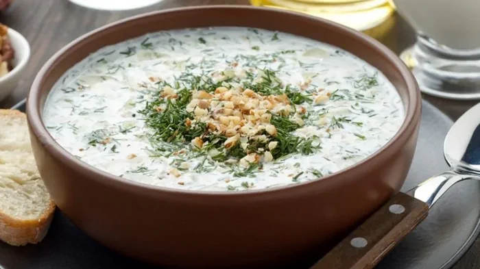 Вкусная альтернатива привычной окрошке: рецепт болгарского супа таратор Вкусная альтернатива привычной окрошке: рецепт болгарского супа таратор