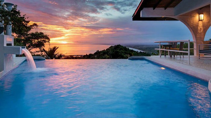 Эти продукты категорически нельзя есть перед тем, как собираетесь плавать Эти продукты категорически нельзя есть перед тем, как собираетесь плавать