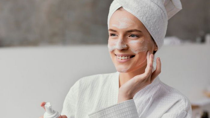 Дорого — не значит эффективно: как профессиональная косметика может навредить коже