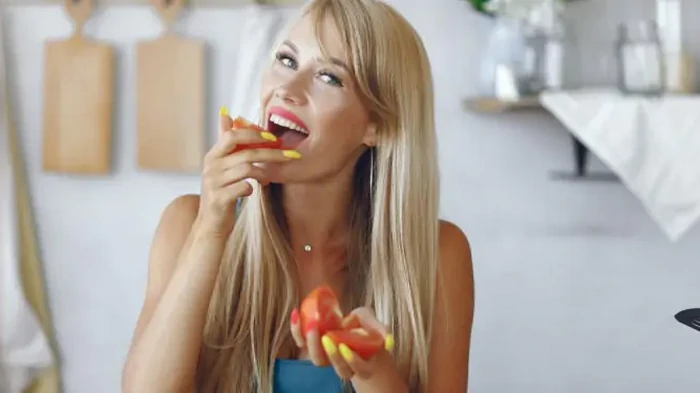 Сияние и свежесть: 7 продуктов, которые помогут убрать темные круги под глазами Сияние и свежесть: 7 продуктов, которые помогут убрать темные круги под глазами