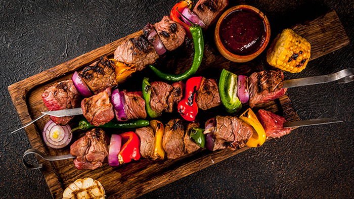 На каких дровах жарить шашлык нельзя: самые частые ошибки дачников На каких дровах жарить шашлык нельзя: самые частые ошибки дачников