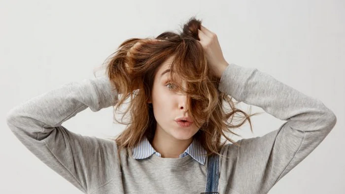 Если волосы пушатся как одуванчик. Парикмахер рассказала, что с этим делать