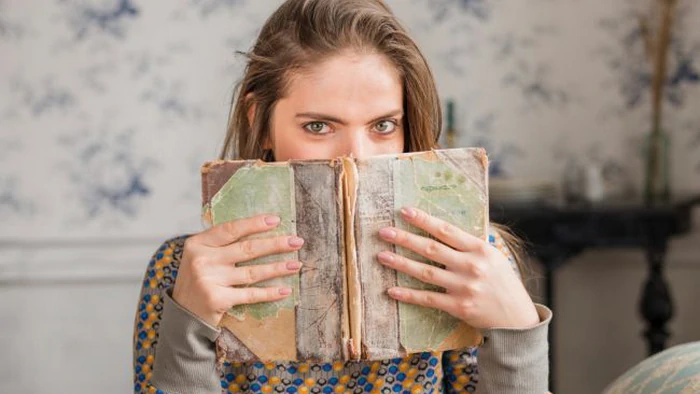 От продажи до творчества: 9 идей, что сделать со старыми книгами От продажи до творчества: 9 идей, что сделать со старыми книгами