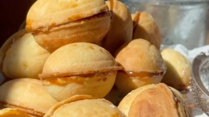 Орешки со сгущенкой: как приготовить простое и вкусное лакомство (видео) Орешки со сгущенкой: как приготовить простое и вкусное лакомство (видео)