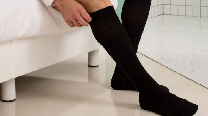 Гольфы компрессионные: преимущества и недостатки, как выбрать и правильно носить?