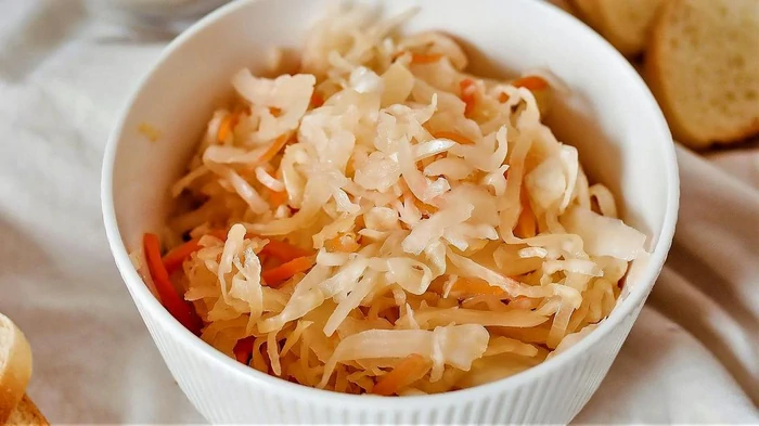 Без сахара и воды: старинный рецепт квашеной капусты Без сахара и воды: старинный рецепт квашеной капусты