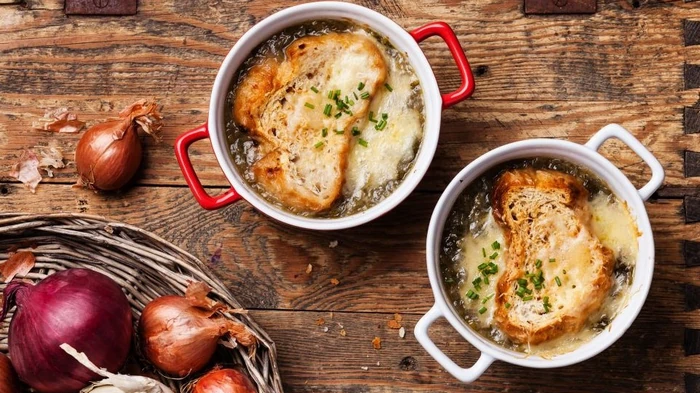 Французский луковый суп: классический рецепт ароматного блюда Французский луковый суп: классический рецепт ароматного блюда