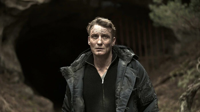 Остросюжетные сериалы, наполненные загадками и мистикой: список Остросюжетные сериалы, наполненные загадками и мистикой: список