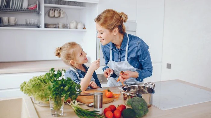 Эти продукты калечат детский организм: что из еды нельзя давать постоянно Эти продукты калечат детский организм: что из еды нельзя давать постоянно