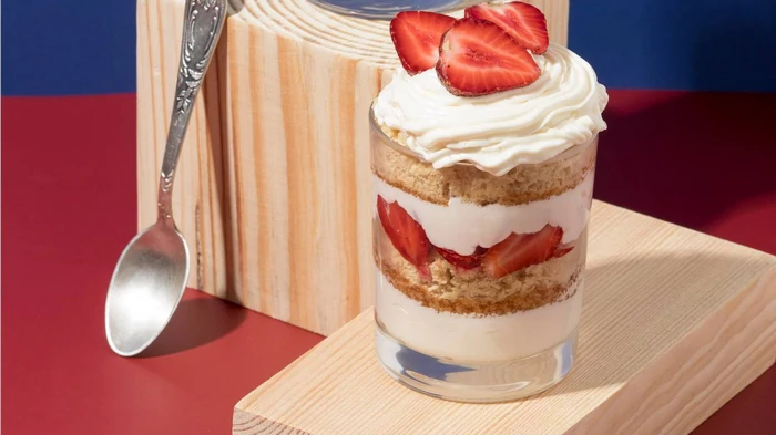 Готовим клубничный чизкейк в банках