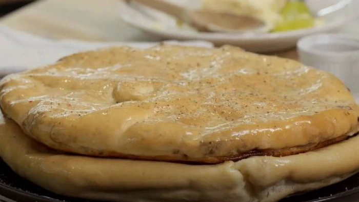 Осетинский пирог с сыром и мясом: рецепт сытной выпечки