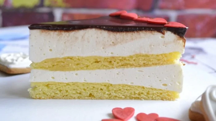 Воздушный и нежный: рецепт классического торта «Птичье молоко» Воздушный и нежный: рецепт классического торта «Птичье молоко»