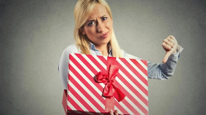 Эти предметы часто дарят на день рождения: так делать запрещено