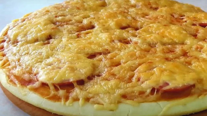 Домашняя пицца на бездрожжевом тесте: рецепт вкусного ужина за 35 минут