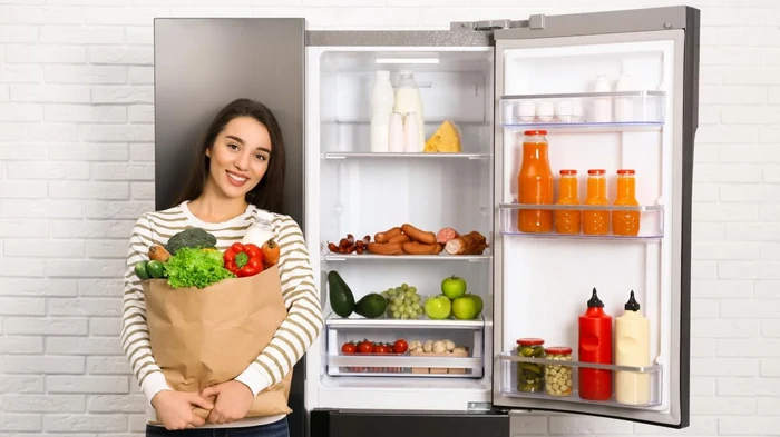 Диетологи назвали 6 продуктов, которые опасно хранить на дверце холодильника