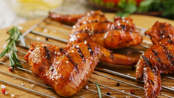 Как приготовить «фантастические» куриные крылышки: весь секрет в необычной добавке
