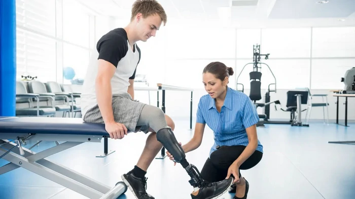 Як повернутися до активного життя після протезування кінцівки?