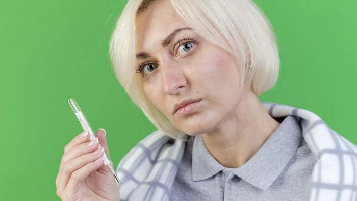 Можно ли выходить гулять с температурой? Ответ врачей удивит многих