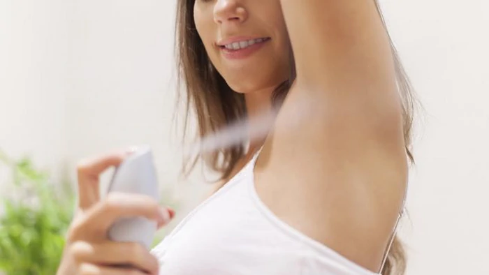 Перестаньте делать это! Ошибки с дезодорантом, которые портят все Перестаньте делать это! Ошибки с дезодорантом, которые портят все