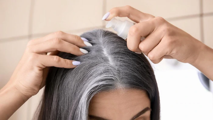 Косметолог назвала 5 эффектных способов замаскировать седину Косметолог назвала 5 эффектных способов замаскировать седину