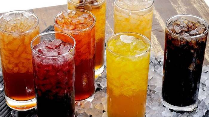 Как спастись от жары летом: лучшие освежающие напитки для жаркого сезона Как спастись от жары летом: лучшие освежающие напитки для жаркого сезона