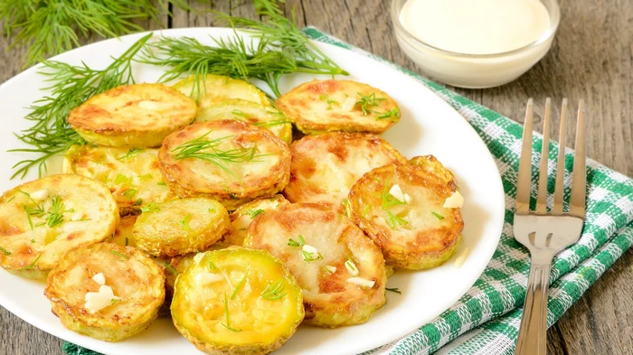 Кабачки в этом кляре будут есть даже те, кто их терпеть не может: шикарный рецепт Кабачки в этом кляре будут есть даже те, кто их терпеть не может: шикарный рецепт