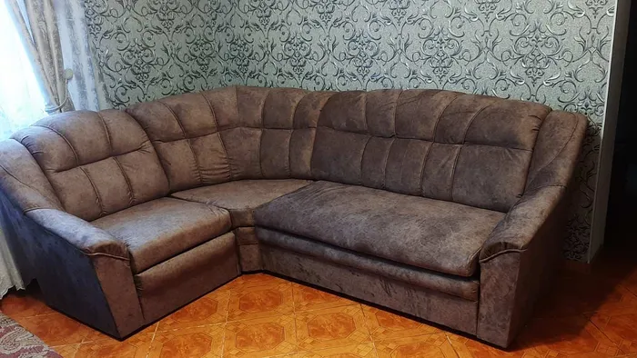 Перетяжка дивана в Украине: стоимость, процесс и преимущества Перетяжка дивана в Украине: стоимость, процесс и преимущества