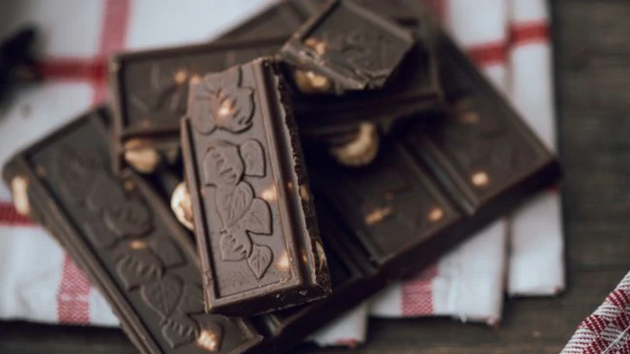 Можно ли детям давать черный шоколад? Это важно знать родителям