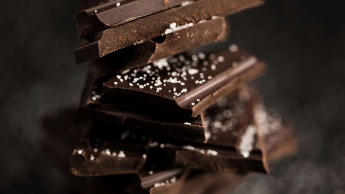 Утром или вечером: когда есть черный шоколад для похудения и здоровья сердца