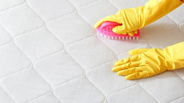 Как почистить матрас в домашних условиях от пятен: эффективные методы
