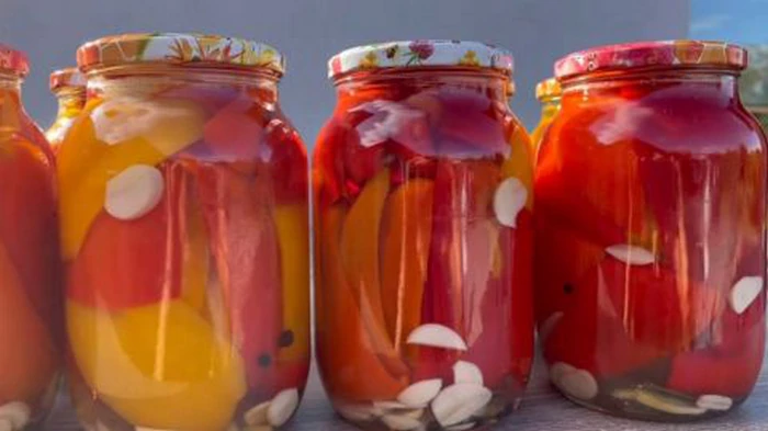 Маринованные перцы без масла: быстрый рецепт на зиму