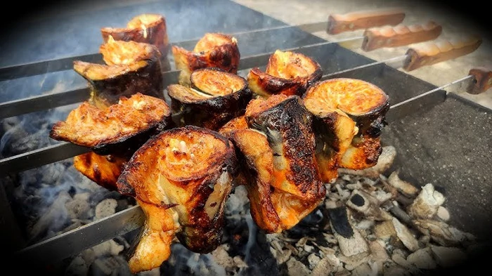 Шашлык из скумбрии: рецепт сочной рыбы Шашлык из скумбрии: рецепт сочной рыбы