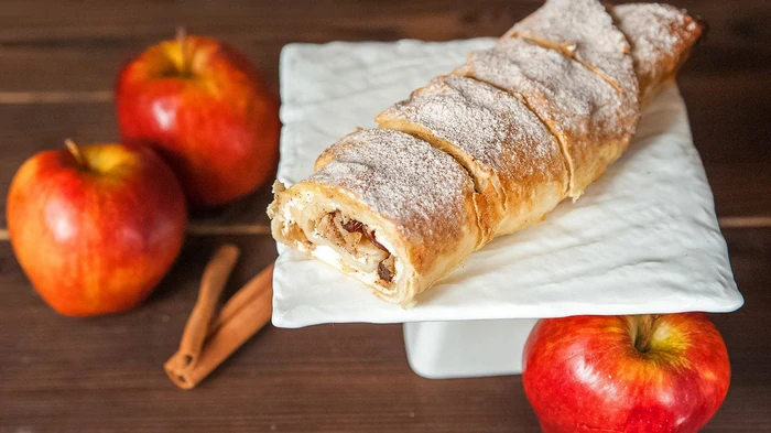 Яблочный штрудель из теста фило: быстрый рецепт