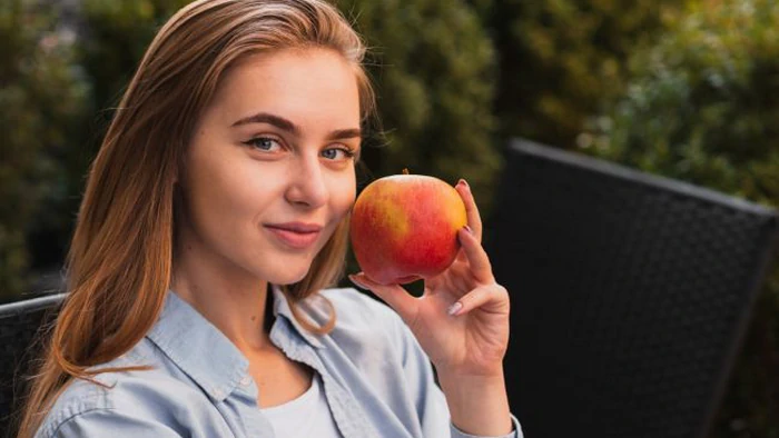 Ешьте яблоки ежедневно и вы заметите эти 8 изменений в организме