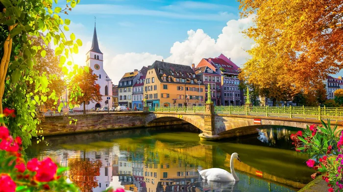 Житель Франции назвал лучшие места в стране для посещения осенью и зимой