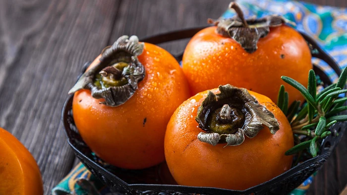 Витаминная бомба или опасный фрукт: кому хурма полезна, а у кого она может вызвать проблемы