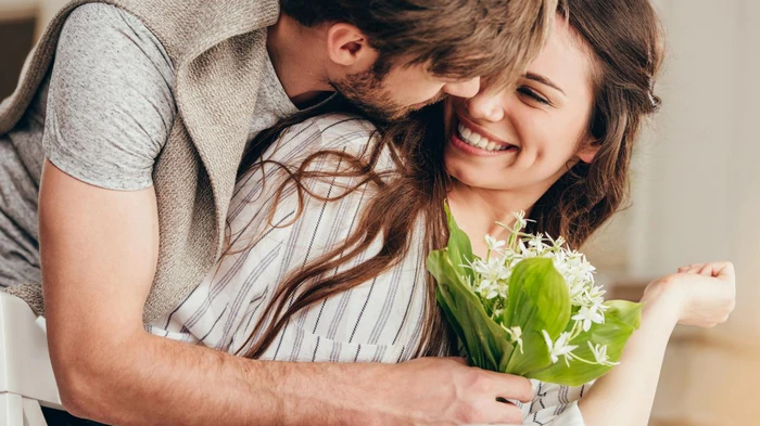 Психолог назвал три признака того, что партнер уважает вас: без них любовь не выживет